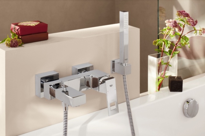 Смеситель для ванны Grohe Eurocube с душевым гарнитуром фото 3