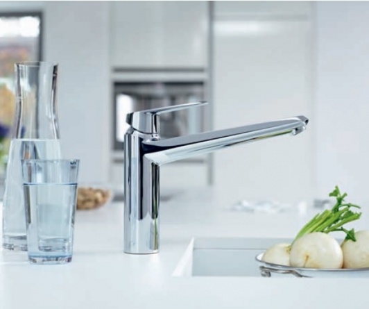 Смеситель для кухонной мойки Grohe Eurodisc Cosmopolitan с низким изливом фото 3